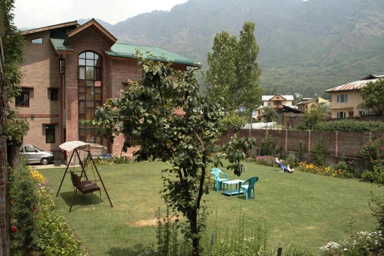 Sheesha Residency Hotel Srinagar  Exterior photo