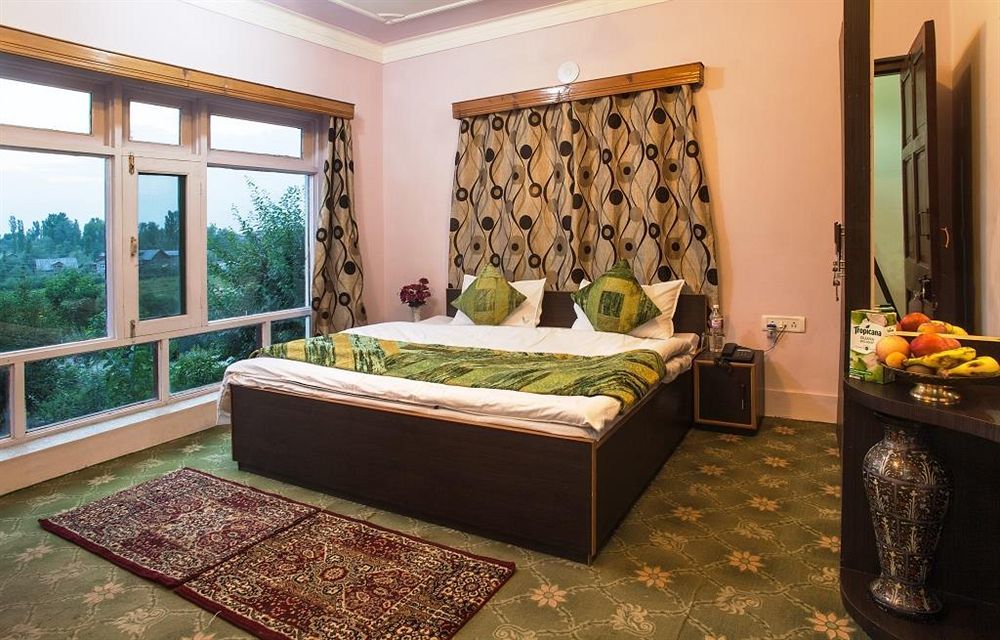 Sheesha Residency Hotel Srinagar  Exterior photo