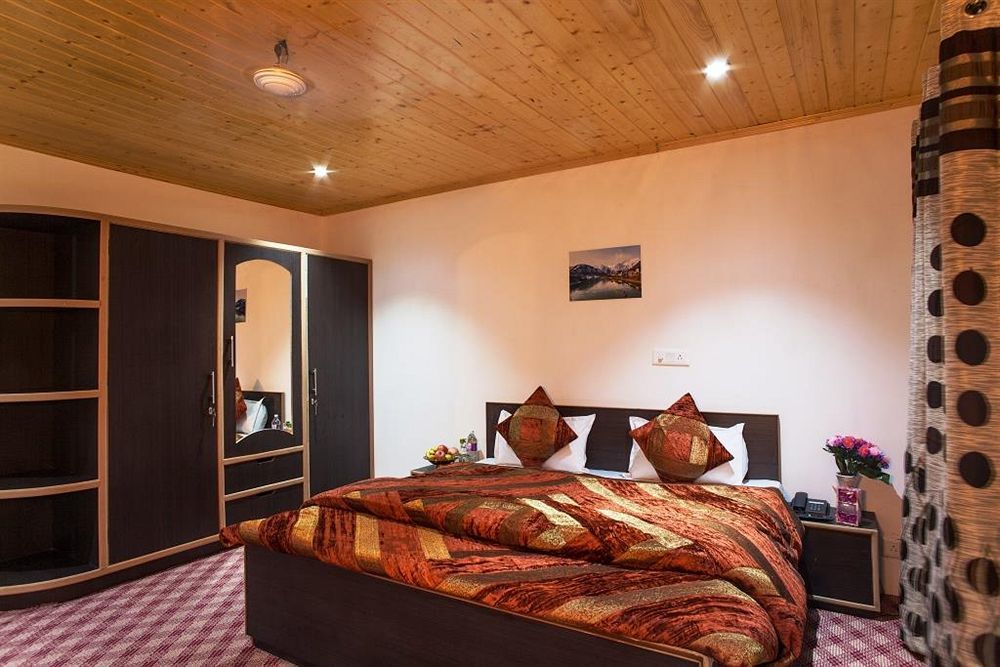 Sheesha Residency Hotel Srinagar  Exterior photo